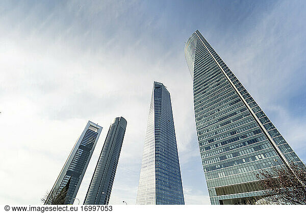 Spanien  Madrid  Hohe moderne Wolkenkratzer