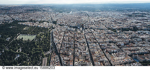 Spanien  Madrid  Luftpanorama der Hauptstadt im Frühling