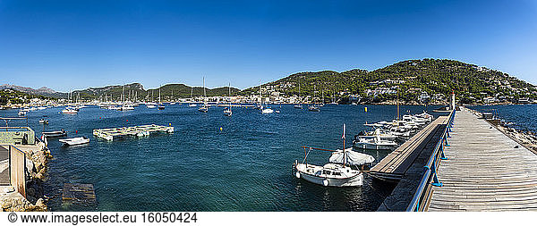 Spanien  Mallorca  Andratx  Boote im Hafen der Küstenstadt im Sommer