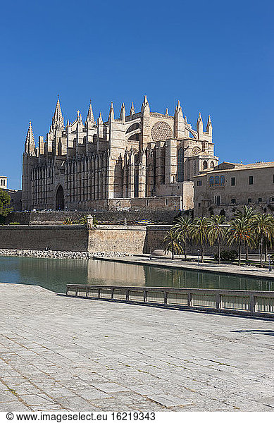 Spanien Mallorca Palma Blick auf die Kathedrale La Seu