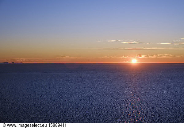 Spanien  Mallorca  Pollenca  Sonnenaufgang am Mittelmeer
