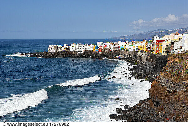 Spanien  Provinz Santa Cruz de Tenerife  Puerto de la Cruz  Häuser in der Küstenstadt