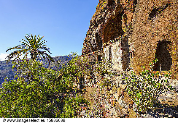 Spanien  Provinz Santa Cruz de Tenerife  San Sebastian de La Gomera  Verlassene Häuser an den Klippen