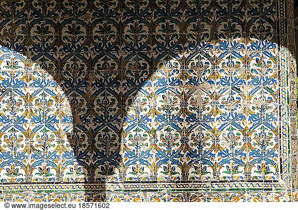 Spanien  Region Andalusien. Detail des Königspalastes Alcazar in Sevilla  Europa