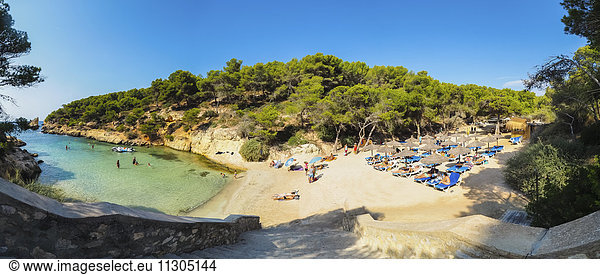 Spian  Mallorca  Tourists at Cala Falco beach