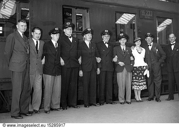 sports  water sports  German outboard team before departure to England  Berlin  mid 1930s