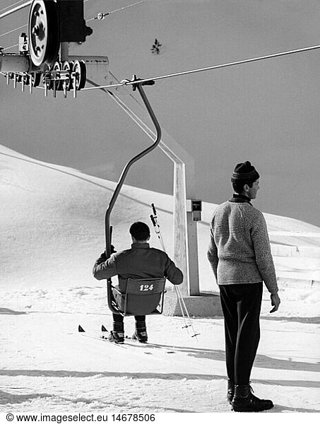 sports  winter sports  ski  lift  chair-lift with men  Cortina D`Amezzo  Italy  1960s
