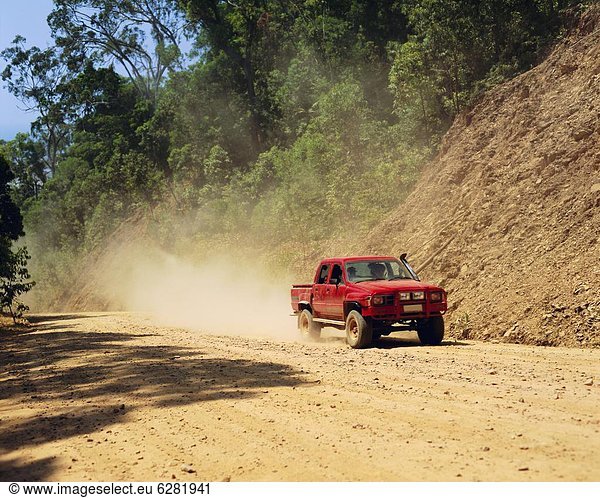 Spur  hoch  oben  rot  Staub  Geländewagen  Australien  Queensland