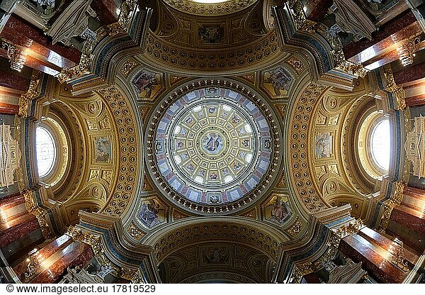 St Stephans Basilika  Kuppel  Innenansicht  Fisheye  Budapest V. kerület  Budapest  Ungarn  Europa