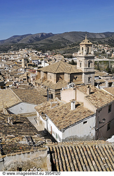 Stadtübersicht  Dächer  Kirche  Caravaca de la Cruz  heilige Stadt  Murcia  Spanien  Europa