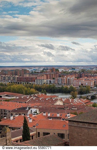Stadt  Kathedrale  Ansicht  Erhöhte Ansicht  Aufsicht  heben  Salamanca  Spanien