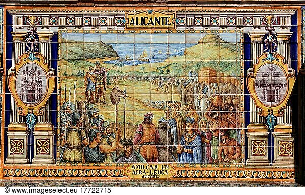 Stadt Sevilla  am Plaza de Espana  Ornamente aus Fliesen  Details der Ornamentik  die die 48 Provinzen Spaniens präsentieren  hier Alicante  Karten der Provinzen  Mosaike historischer Ereignisse  Andalusien  Spanien  Europa