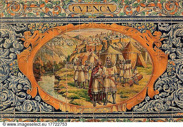 Stadt Sevilla  am Plaza de Espana  Ornamente aus Fliesen  Details der Ornamentik  die die 48 Provinzen Spaniens präsentieren  hier Cuenca  Karten der Provinzen  Mosaike historischer Ereignisse  Andalusien  Spanien  Europa