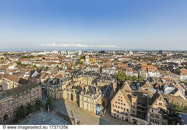 Stadtansicht mit dem Palais Rohan  Straßburg  Elsass  Frankreich  Europa