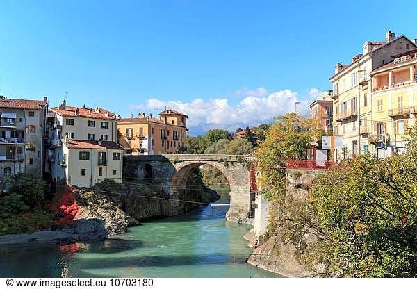 Stadtansicht Stadtansichten Fluss Italien Piemont