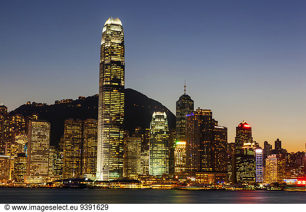 Stadtansicht Stadtansichten Skyline Skylines Nacht Beleuchtung Licht China Asien Hongkong Nachtansicht