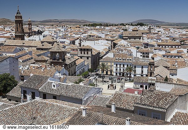 Stadtansicht vom Almenillas Aussichtspunkt  Antequera  Málaga  Spanien  Europa