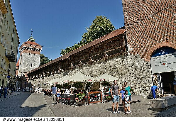 Stadtmauer  Florianstor  Krakau  Polen  Europa