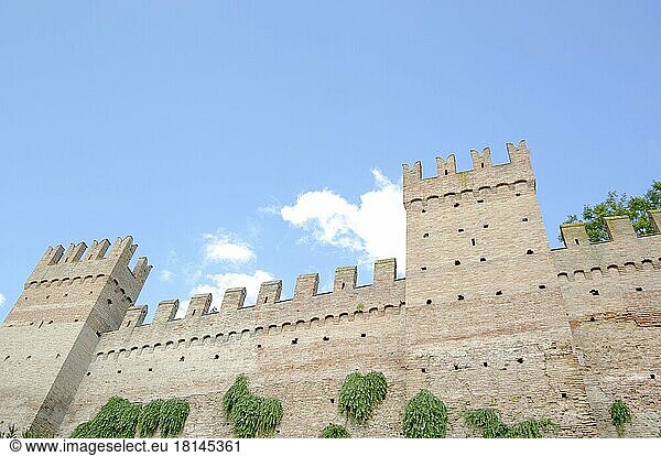 Stadtmauer  mittelalterliche  Gradara  Marken  Italien  Europa