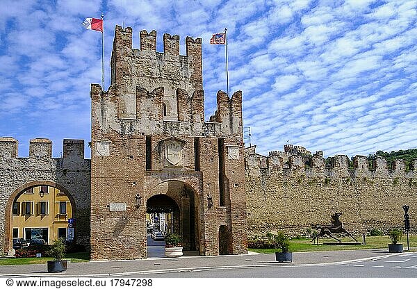Stadtmauer  Soave  Veneto  Venetien  Italien  Europa