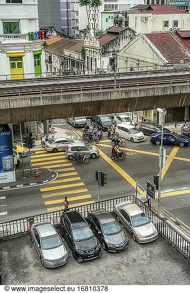 Stadtszene mit LRT-Linie  Kuala Lumpur  Malaysia.