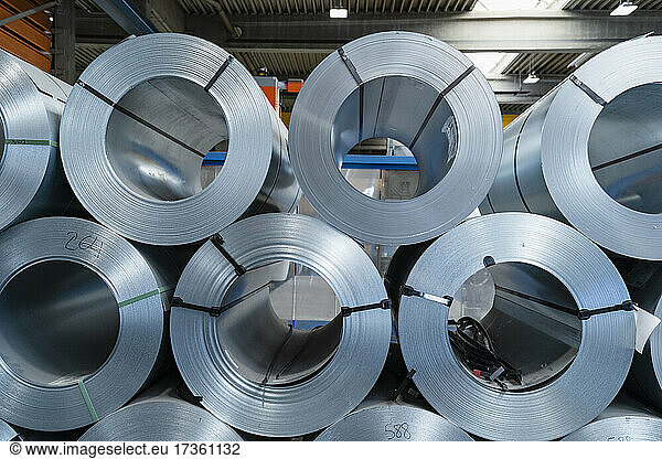 Stahlblechrollenstapel in der Industrie