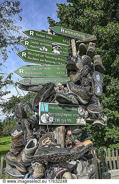 Start of Rennsteig hiking trail  signpost  hiking boots  Hörschel  Thuringia  Germany  Europe