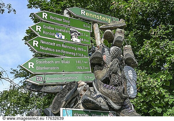 Start of Rennsteig hiking trail  signpost  hiking boots  Hörschel  Thuringia  Germany  Europe
