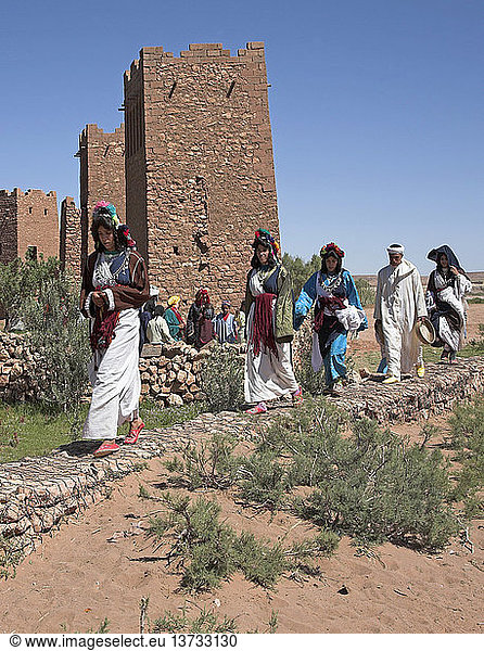Statisten bei einem Filmdreh  Kasbah  Ait Benhaddou  Marokko
