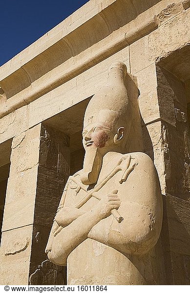 Statue der Königin Hatschepsut  Totentempel der Hatschepsut (Deir el-Bahri)  UNESCO-Weltkulturerbe  Luxor  Ägypten