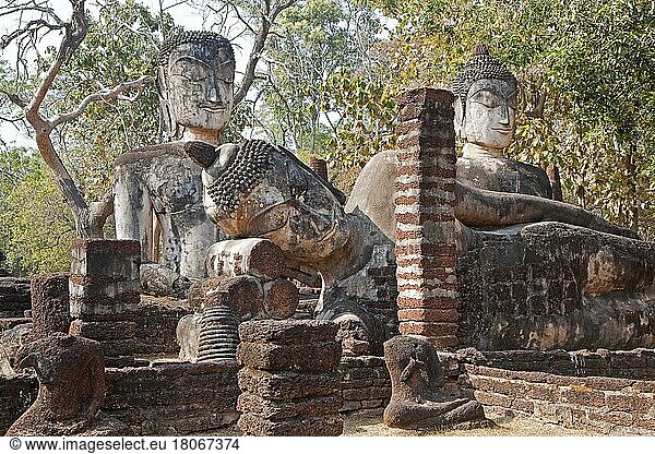 Statue des liegenden Buddhas im Kamphaeng Phet Historical Park  Nordthailand