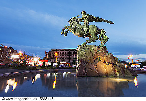 Statue des Sasuntsi David von Yervand Qochar  Bahnhofsplatz  Eriwan  Armenien  Kaukasusregion  Zentralasien  Asien
