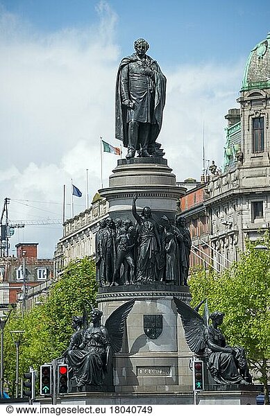 Statue von Daniel O'Connell  O'Connell Brücke  Fluss Liffey  Dublin  County Dublin  Irland  Europa