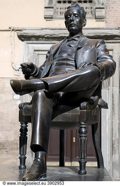 Statue von Giacomo Puccini  Lucca  Toskana  Italien  Europa