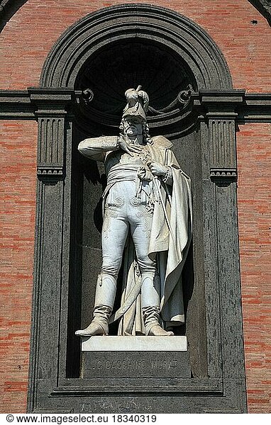 Statue von Gioacchino Murat  Jochaim Murat  1767-1815  von 1808-1815 König von Neapel  Palazzo Reale  Palast der Vizekönige  an der Piazza del Plebescito  Neapel  Kampanien  Italien  Europa