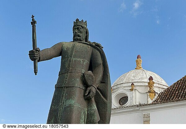 Statue von König Alfonso III.  Largo da Se  Algarve  Portugal  Europa