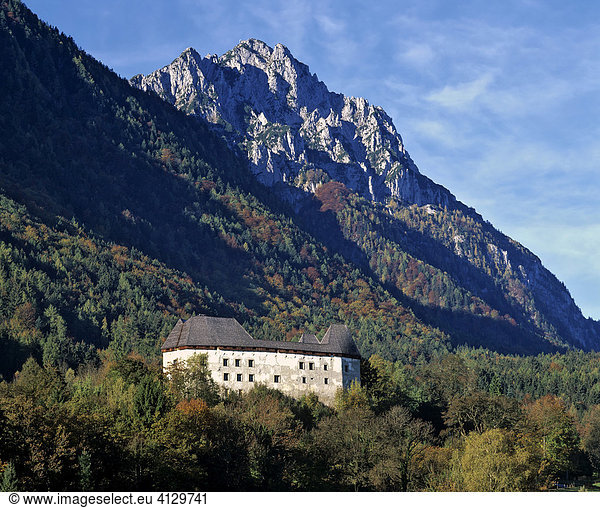 Staufeneck castle and Hochstaufen mountain  Chiemgau  Upper Bavaria  Germany