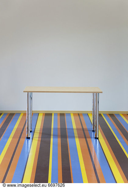 stehend Boden Fußboden Fußböden Streifen Tisch