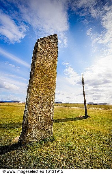 Stehende Steine in Stenness  Orkney. Einer der frühesten Steinkreise Großbritanniens  der bis zu sechs Meter hoch ist und aus der Zeit um 3100 v. Chr. stammt.