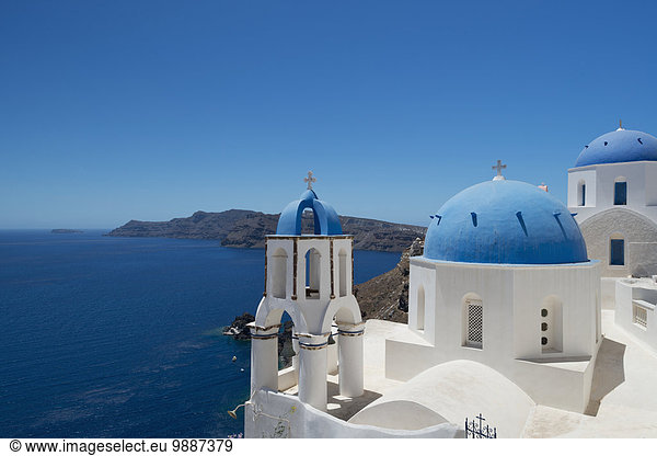 Steilküste Ignoranz Kirche blau Santorin Gewölbe Kykladen Griechenland Griechische Inseln Oia Ia