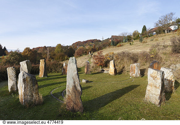 Steinkreis nachgebaute keltische Megalithe Geyersberg Gemeinde Bergern im Dunkelsteinerwald Wachau Mostviertel Niederösterreich Österreich Europa