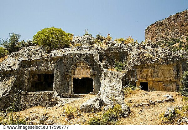 Stierkopf-Grab  Pinara  Felsnekropole  Grabhöhlen  Lykien  Türkei  Asien
