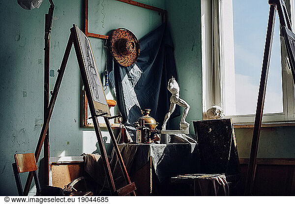 still life in art school
