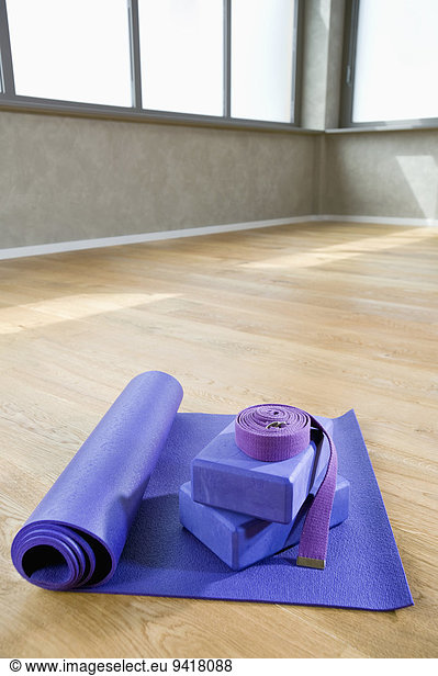 Stilleben still stills Stillleben Lifestyle Boden Fußboden Fußböden Yoga Gürtel