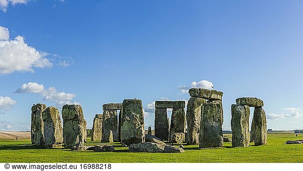Stonehenge  neolithische Kultstätte  Steinkreis aus der Jungsteinzeit  UNESCO Weltkulturerbe Stonehenge  Avebury and Associated Sites  Wiltshire  England  Großbritannien  Europa