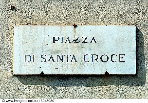 Straßenschild der Piazza Santa Croce in Florenz - Italien.