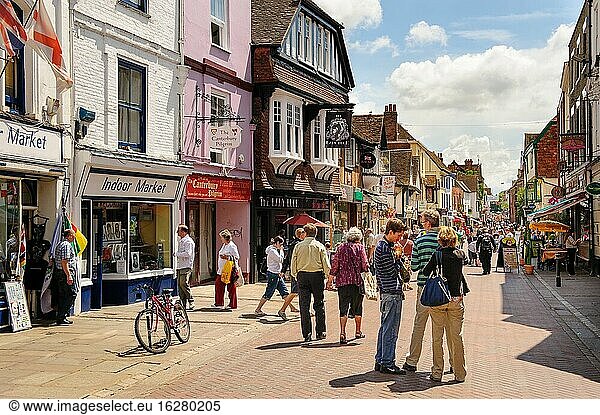 Straßenszene in Canterbury  England  Vereinigtes Königreich.