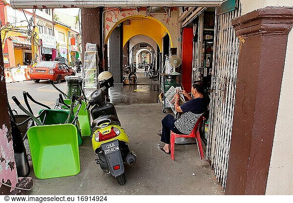 Straßenszene in der Altstadt von Kuching  Kuching  Sarawak  Malaysia  Asien