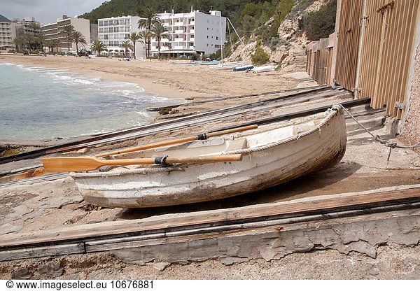 Strand Boot angeln Balearen Balearische Inseln Ibiza Spanien