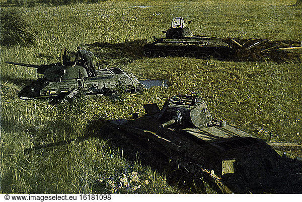 Stranded Soviet tanks  E.Front / WWII